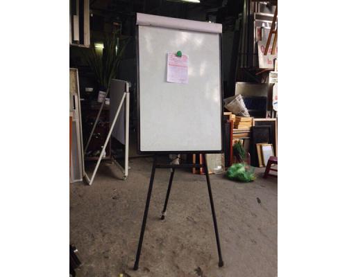 Bảng Flipchart 3 chân rút nhập khẩu